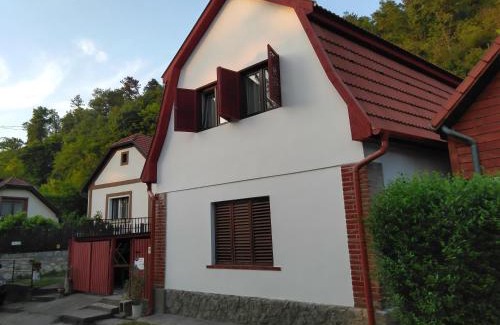 Zebegeny Casa | Szőnyi úti vendégház