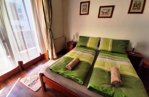 Gyor Cama Y Desayuno | Szt Kristóf Bed and Breakfast