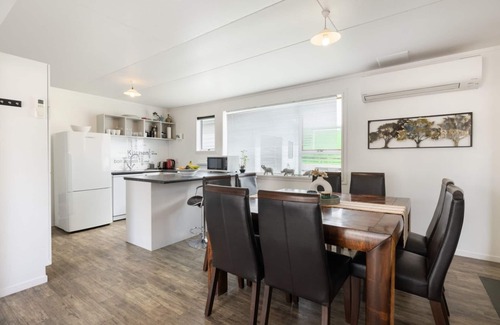 Papamoa Beach Casa | T Two Salty Shack - right across from the beach!
