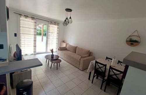 Saint-Aignan-Grandlieu Apartamento | T1 cosy avec jardin à 7 min de l'aéroport, proche de Nantes