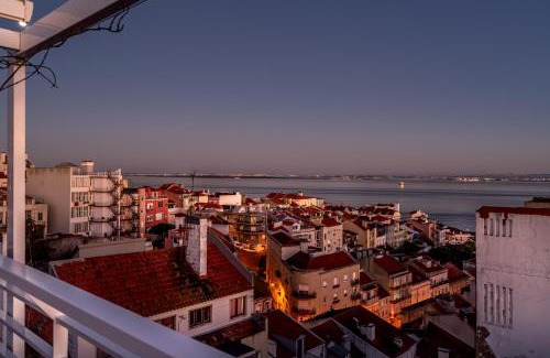 Alfama Apartamento | T1 Oasis with Amazing Terrace
