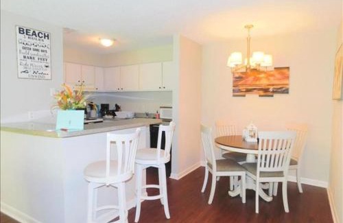 Demere Park Casa | T15 downstairs beachy quiet King bed