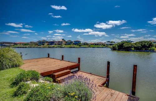Nangkita Casa | T2 12 Wentworth Pde Hindmarsh Island - No Linen Included