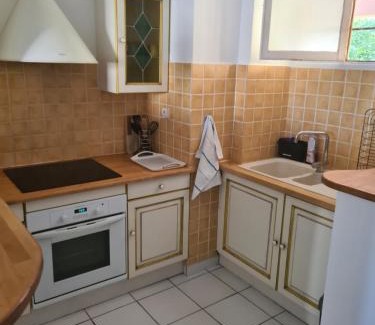 Carry-le-Rouet Apartamento | T2 CARRY LE ROUET CENTRE VILLE PROCHE DE LA MER