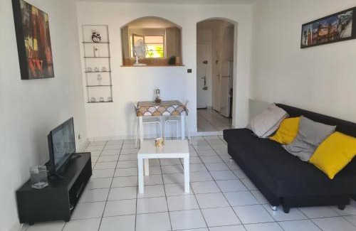 Carry-le-Rouet Apartamento | T2 CARRY LE ROUET CENTRE VILLE PROCHE DE LA MER