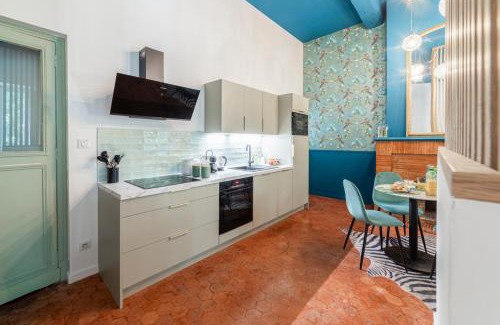 Nimes City Centre Apartamento | T2 Climatisé de charme, pour couple proche Arènes MaisonCarréeConciergerie