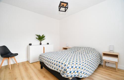 Aix-les-Bains Apartamento | T2 Cosy en centre-ville proche du lac avec balcon