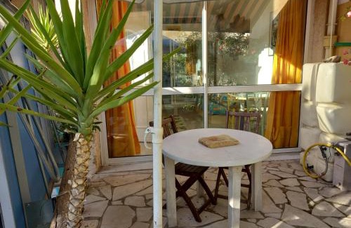 Toulon Apartamento | T2 en villa à 20mn du centre