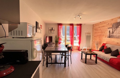 Cauterets Apartamento | T2 ensoleillé avec terrasse et vaste jardin commun