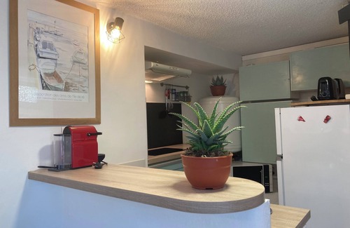 Rousset Casa | T2 in private property in garden with pool overlooking pinewood