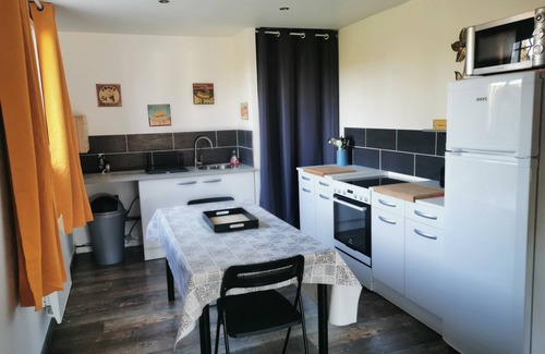 Courthezon Casa | T2 independiente con piscina