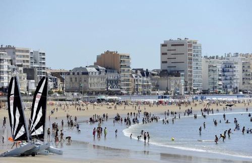 Les Sables d'Olonne Apartamento | T2 Mezzanine aux Sables d'Olonne - Balcon, Proche Plage et Commerces - FR-1-92-745
