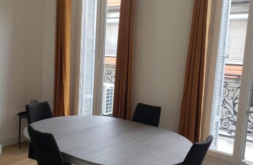 4th Arrondissement Apartamento | T2 neuf tout équipé, climatisé