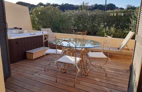Marine de Saint Ambroggio Apartamento | T2 rénové 100m plage avec SPA privatif entre calvi et ile rousse