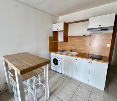 Istres Apartamento | T2 Spacieux, Lumineux et Centrale