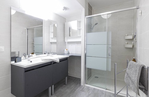 Les Hauts de Saint-Aubin Apartamento | Bel appartement moderne avec jardin - terrasse