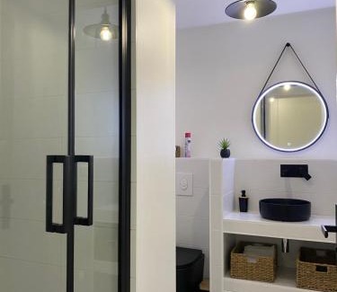 Nord-Saint-Martin Apartamento | T2 très bien situé-refait-Balcon aménagé-box clos