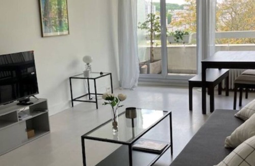 Sevres Apartamento | T2 Vue Imprenable à Sèvres au 8e Étage