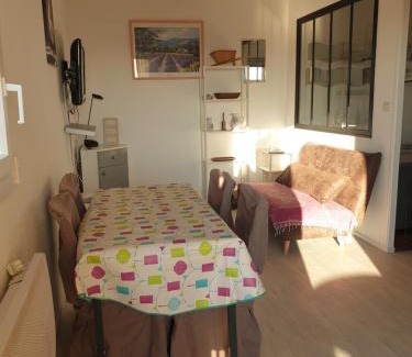 Saint-Pierre-la-Mer Apartamento | T2 vue mer avec parking privé