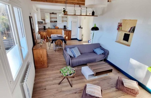Bayonne Apartamento | T3-75m2 + TERRACE of 40m2 on the 1st floor of a house + GARDEN and private PARKING