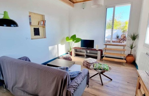Bayonne Apartamento | T3-75m2 + TERRACE of 40m2 on the 1st floor of a house + GARDEN and private PARKING