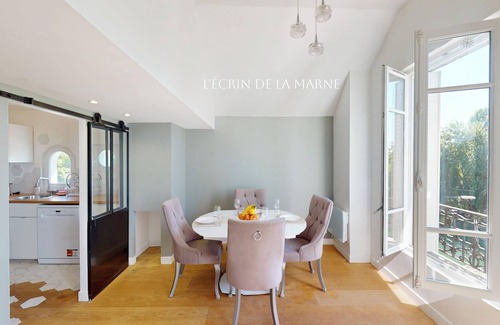 Le Port sous la Lune Apartamento | T3 apartment overlooking the Marne in Nogent sur Marne near Paris & Disney