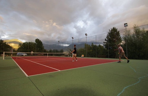 Embrun Apartamento | Apartamento EMBRUN tipo 3 Mansardé, tenis privado en un parque de 2 hectáreas