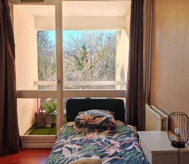 Elancourt Apartamento | T3 COSY petit balcon 5mins France miniature
