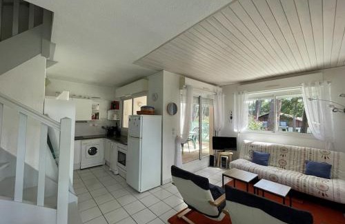 Soustons Apartamento | T3 Duplex avec Piscine, Tennis, Parking et Terrasse à Soustons - FR-1-379-78