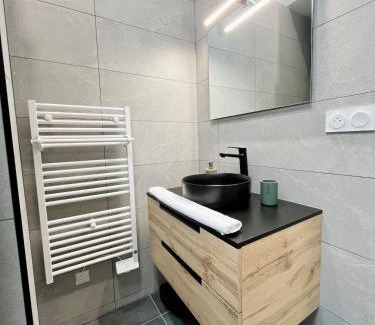 Bourgoin-Jallieu Apartamento | T3 Neuf & Moderne, Wifi Haut Débit Parking Gratuit