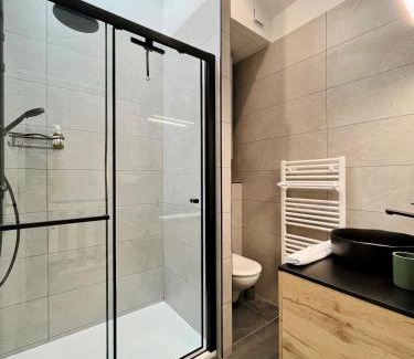 Bourgoin-Jallieu Apartamento | T3 Neuf & Moderne, Wifi Haut Débit Parking Gratuit