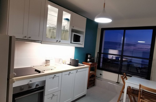Batz-sur-Mer Apartamento | T3 - Ocean view, waterfront, garden and sea-view terrace, free parking.