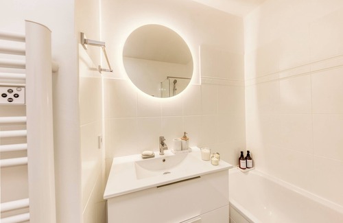 Saint-Ouen-l'Aumone Apartamento | T3 Terrasse parking- Paris 35 min - face gare St ouen l'aumône