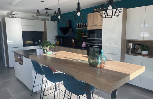 Annecy-le-Vieux Apartamento | T4 with large terrace and view of nature and mountains, quiet, in Annecy le Vieux