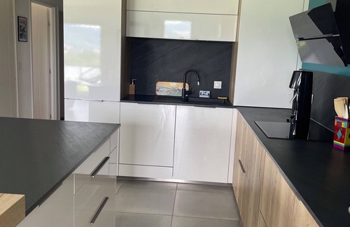 Annecy-le-Vieux Apartamento | T4 with large terrace and view of nature and mountains, quiet, in Annecy le Vieux
