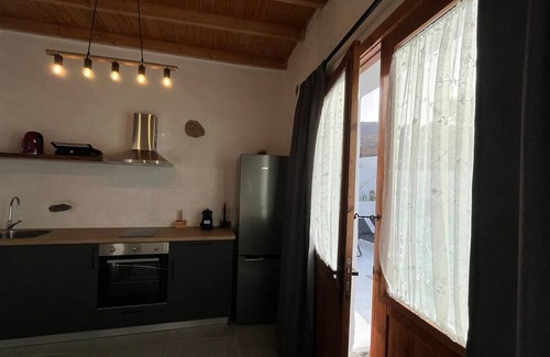Tabayesco Apartamento | 'Tabayesco' Holidays with Mountain Views, Shared Pool and Wi-Fi