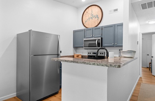 Kimberling City Casa | Table Rock Lake Access-Upgraded Bungalow-Free Attraction Tickets-Cmty Pools, Mini Golf, Pickleball