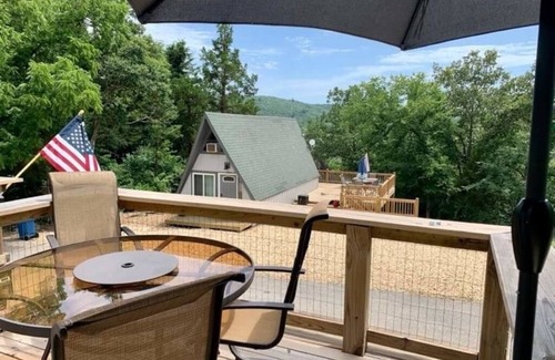 Lampe Casa | Table Rock Lake Cabin @ Black Oak Resort