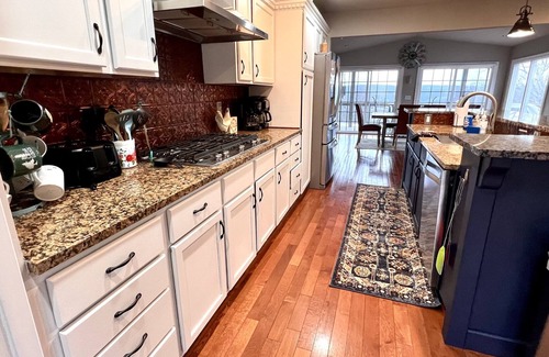 Omaha Casa | Table Rock Lake View House with private pool and Hot tub!! Marina minutes away