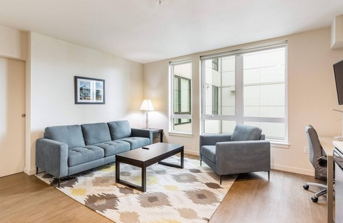 Hilltop Apartamento | Tacoma Lux Modern Suite|2BR 1BA Fit for Long Stay
