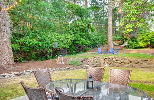 Tillicum Casa | Tacoma Retreat with Fire Pit - Walk to Lake Access!