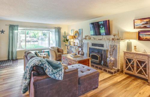 Tillicum Casa | Tacoma Retreat with Fire Pit - Walk to Lake Access!