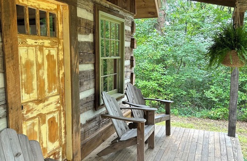 Wildwood Cabina | Tadpole Cabin at Creek Road Farm