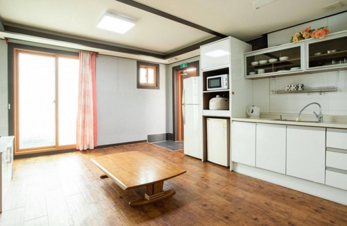 Kkotchi Casa | Taean Badayeohaeng Pension