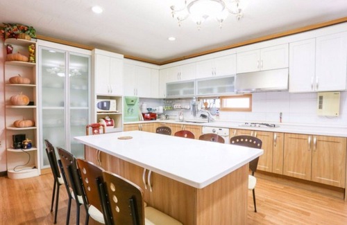 Nam Casa | Taean Sunflower Pension