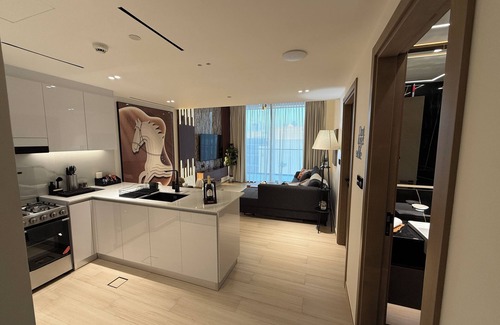 Al Quoz Apartamento | Tag Vacation Homes - Charming 1-bedroom apartment, fully equipped, Dubai.