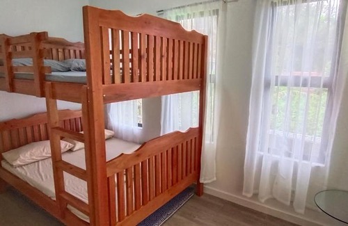 Canlubang Apartamento | Tagaytay 2 Bedrooms Townhouse