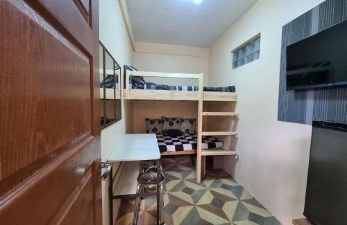 Canlubang Apartamento | Tagaytay Staycation House by Bea & RM