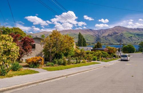Wanaka Casa | Taha Wai - Wanaka Holiday Home