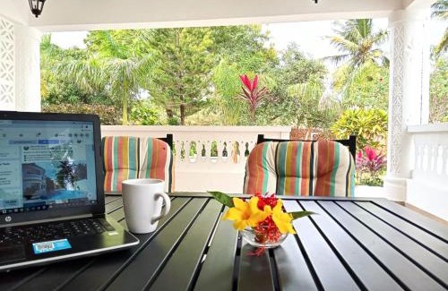 Galu Beach Cama Y Desayuno | Tahira Villa